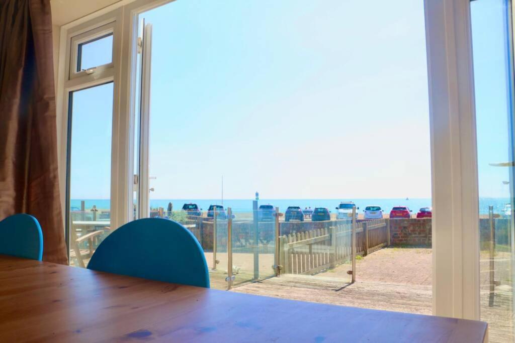 Seaview Beach House Stones Throws From The Sea By Air Premier Seaford Exterior photo