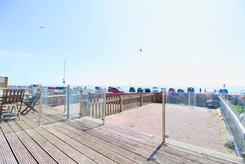 Seaview Beach House Stones Throws From The Sea By Air Premier Seaford Exterior photo