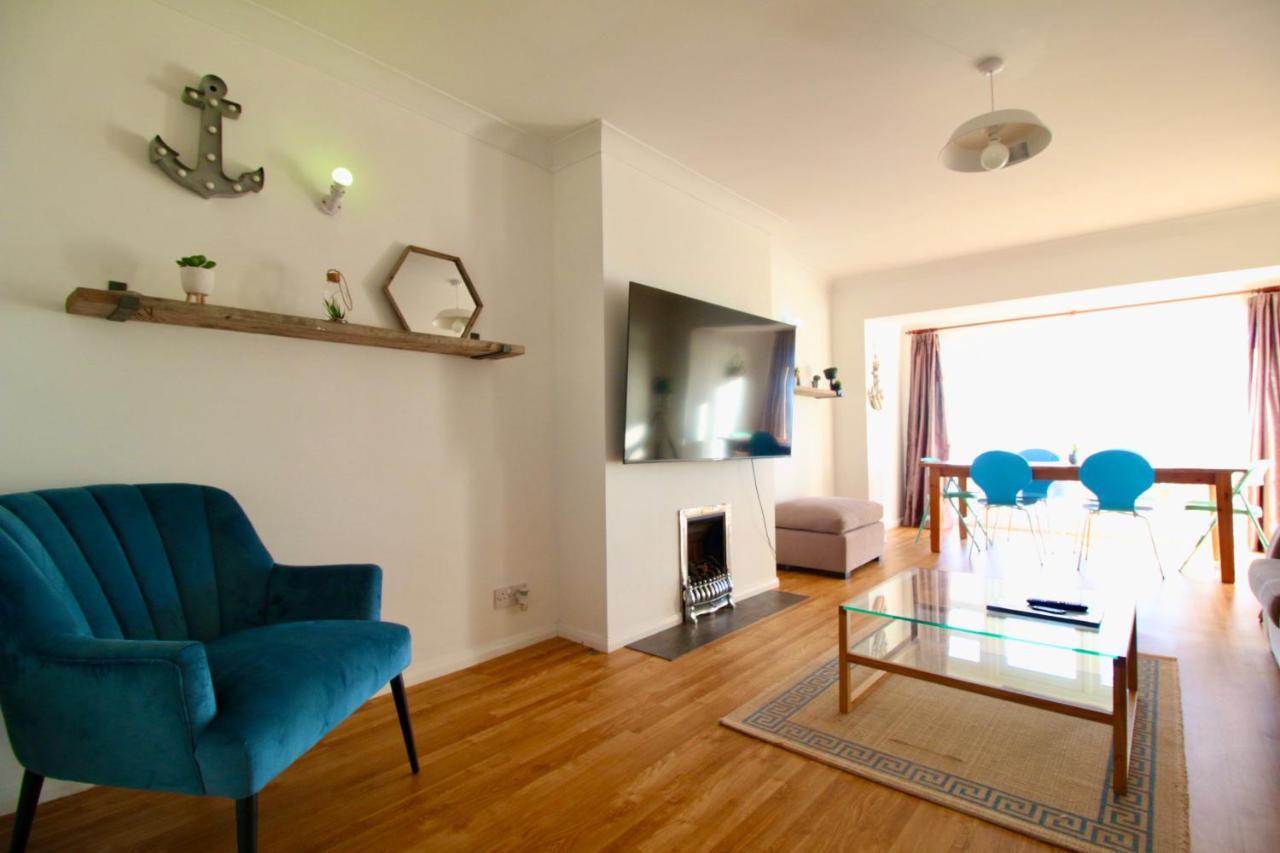 Seaview Beach House Stones Throws From The Sea By Air Premier Seaford Exterior photo