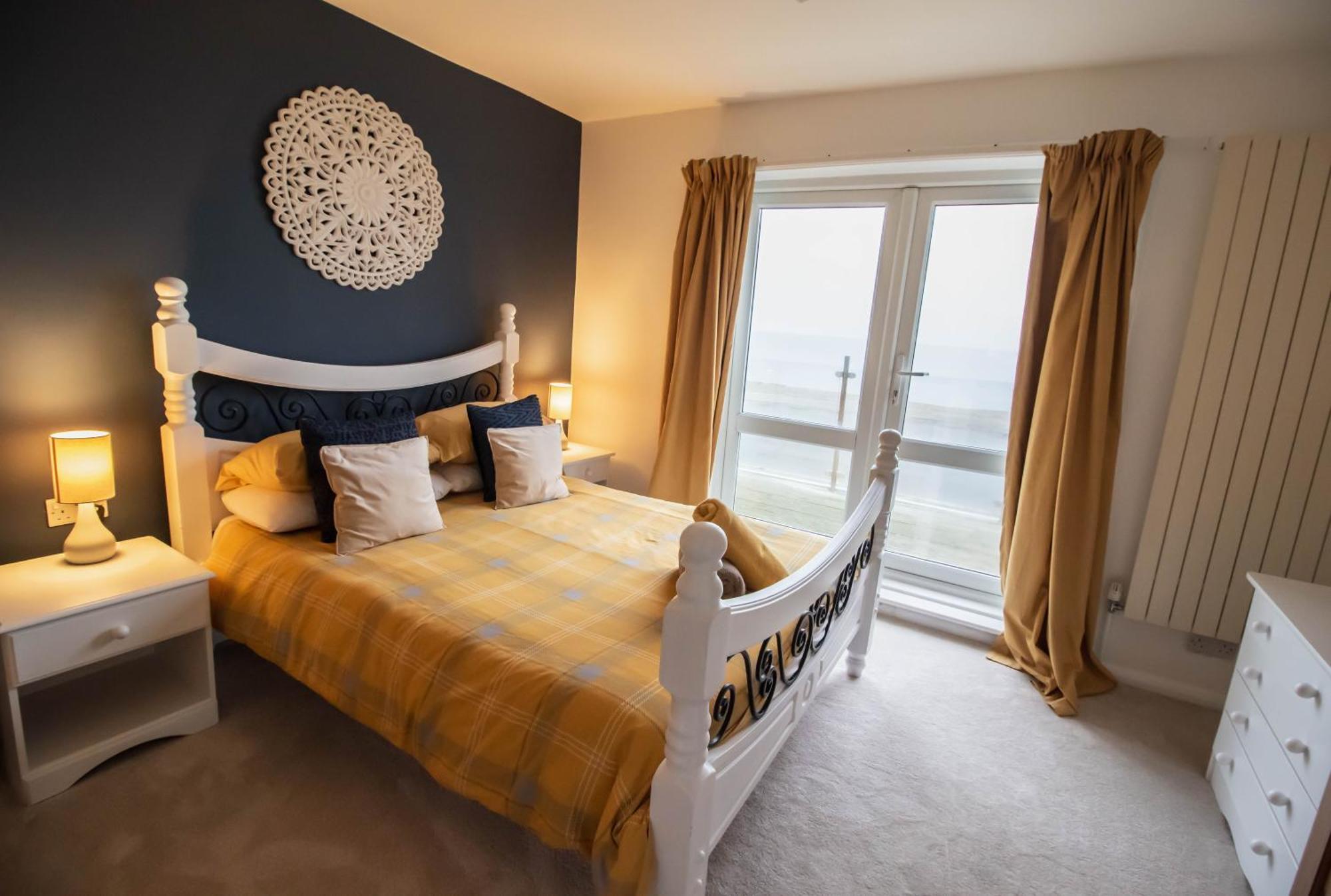 Seaview Beach House Stones Throws From The Sea By Air Premier Seaford Exterior photo